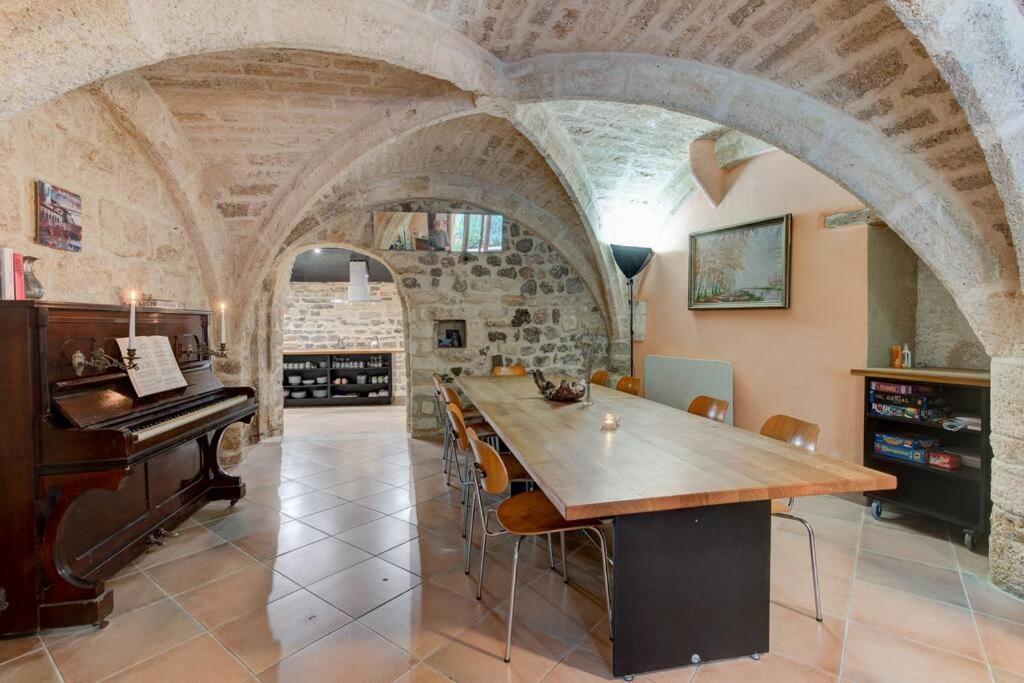Stunning Medieval Getaway 维克拉加迪勒 外观 照片
